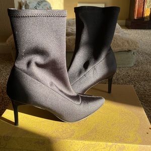 Mix No. 6 - Size 7.5 black dress boot